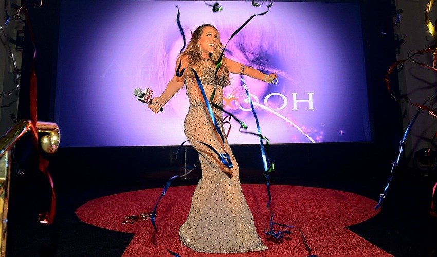 Βασίλισσα του κιτς η Κάρεϊ στο Λας Βέγκας -Πώς την υποδέχθηκαν [εικόνες] | iefimerida.gr 4