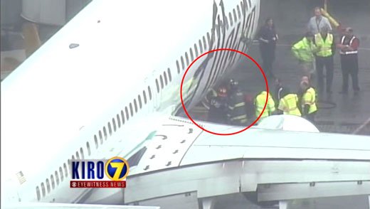 Αεροσκάφος γύρισε πίσω λίγο μετά την απογείωση επειδή φορτοεκφορτωτής αποκοιμήθηκε στον χώρο αποσκευών [εικόνες & βίντεο] | iefimerida.gr 0