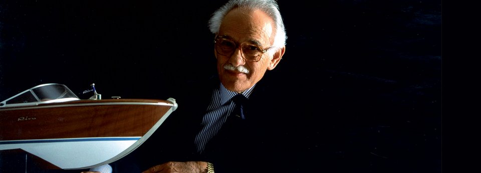 Πέθανε ο Κάρλο Ρίβα -Ο σχεδιαστής των ξύλινων σκαφών που κατέκλυζαν Σεν Τροπέ και Μονακό [εικόνες]  | iefimerida.gr 1