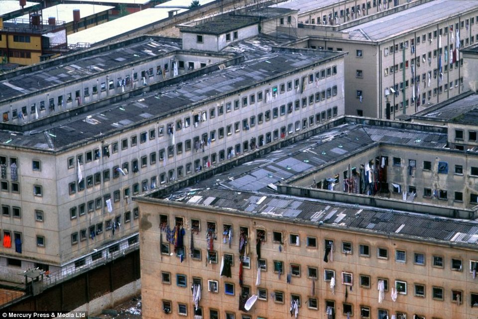 Carandirou: Εδώ θα βρεθούν όσοι προκαλέσουν ταραχές στο Μουντιάλ -Τα φρικτά κρατητήρια του Σάο Πάολο [Εικόνες] | iefimerida.gr 4