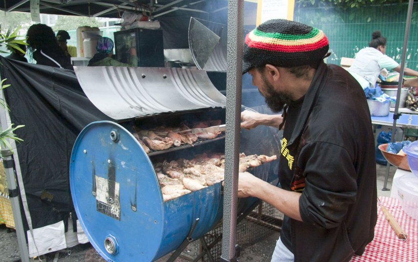 Σεξ, βία και ναρκωτικά στο πιο ξέφρενο καρναβάλι της Βρετανίας [εικόνες] | iefimerida.gr 3
