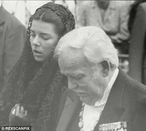 Η Καρολίνα του Μονακό έγινε 60 ετών -Η παρακμή μιας «θεάς» [εικόνες] | iefimerida.gr 6