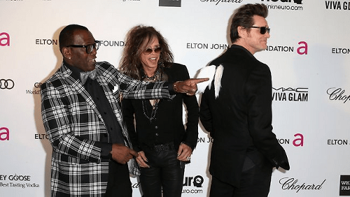 Τα τεράστια πόδια του Τζιμ Κάρεϊ θυμίζουν έντονα τα χόμπιτς [εικόνες] | iefimerida.gr 3