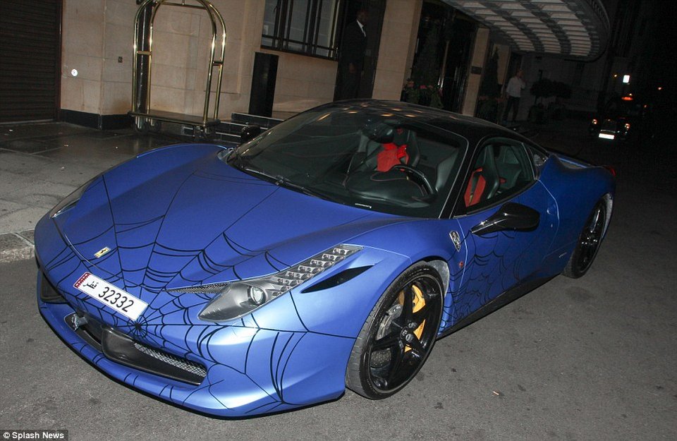 Σαουδάραβες κροίσοι φορτώνουν σε ένα Airbus Ferrari, Lamborghini και McLaren για να κάνουν φιγούρα στο Λονδίνο [εικόνες] | iefimerida.gr 6