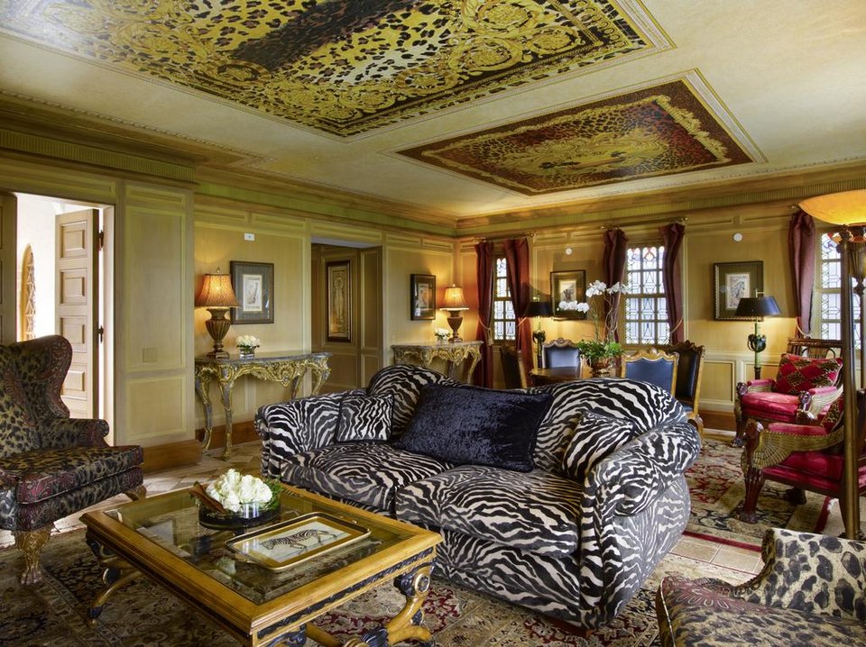 Η έπαυλη του Versace έγινε ξενοδοχείο -Η πισίνα με τη μέδουσα, οι βασιλικές κρεβατοκάμαρες [εικόνες] | iefimerida.gr 6