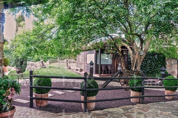 Σάλος στην Ισπανία: Ο Πάμπλο Ιγκλέσιας των Podemos αγόρασε σαλέ 540.000 ευρώ με πισίνα [εικόνες]  | iefimerida.gr 2