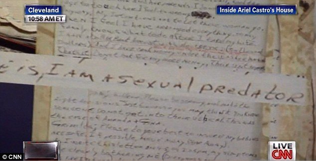 Δείτε το εσωτερικό του σπιτιού της φρίκης στο Κλίβελαντ – Οι αλυσίδες και τα σύνεργα των βιασμών [εικόνες] | iefimerida.gr 2