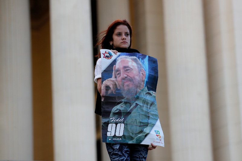 Οι Κουβανοί αποχαιρετούν τον Φιντέλ Κάστρο -Δείτε live εικόνα | iefimerida.gr 1