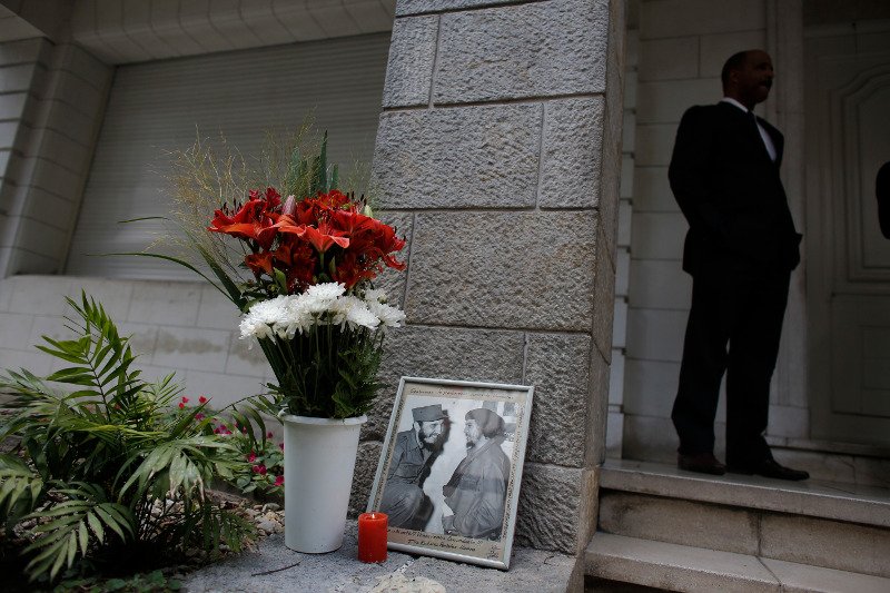 Οι Κουβανοί αποχαιρετούν τον Φιντέλ Κάστρο -Δείτε live εικόνα | iefimerida.gr 4