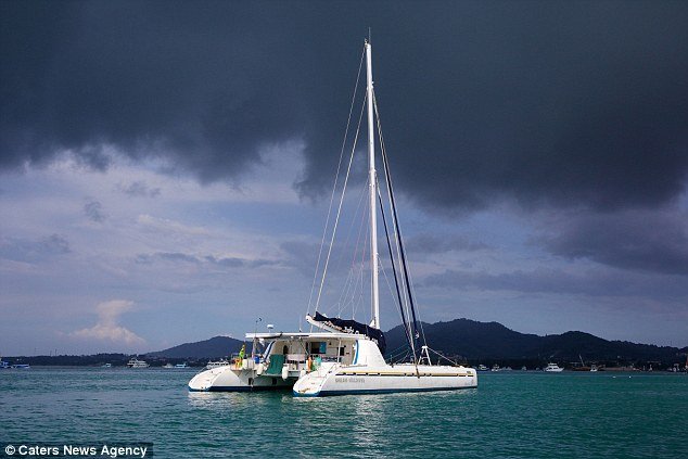  Μεταφέρουν το γραφείο τους σε ένα καταμαράν και θα εργάζονται ταξιδεύοντας σε όλο τον κόσμο [εικόνες] | iefimerida.gr 7
