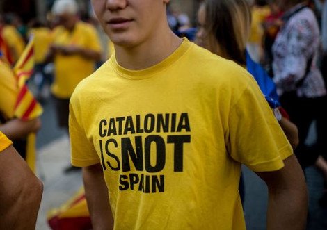Περισσότεροι από ένα εκατ. Καταλανοί ξεχύθηκαν στους δρόμους της Βαρκελώνης ζητώντας την ανεξαρτησία τους [εικόνες&βίντεο] | iefimerida.gr 4