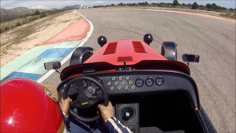 Caterham Seven 485: Κατηγορία φτερού με επιδόσεις Ferrari | iefimerida.gr 1