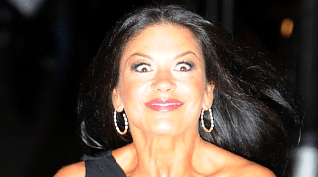 Η... τρομακτική προσπάθεια της Κάθριν Ζέτα Τζόουνς να γελάσει [εικόνα] | iefimerida.gr 1