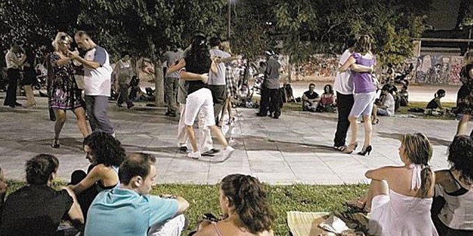 Η Αθήνα χορεύει Swing και tango σε δρόμους και πλατείες [εικόνες] | iefimerida.gr 2