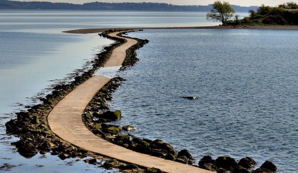 Αυτοί οι δρόμοι χωρίζουν τη θάλασσα κυριολεκτικά στα δύο –Μαγευτικές διαδρομές που μοιάζουν με ψεύτικες [εικόνες]  | iefimerida.gr 5