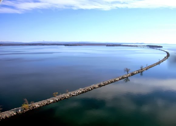 Αυτοί οι δρόμοι χωρίζουν τη θάλασσα κυριολεκτικά στα δύο –Μαγευτικές διαδρομές που μοιάζουν με ψεύτικες [εικόνες]  | iefimerida.gr 7