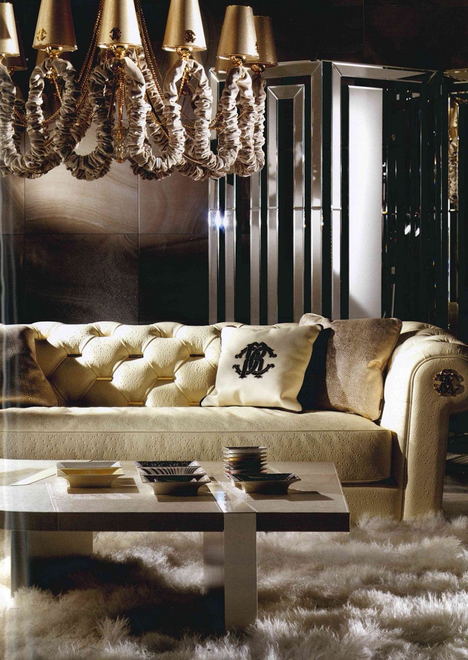 Διακόσμηση Cavalli -Βελούδα και λεοπάρ χλιδή από το πάτωμα ως το ταβάνι [εικόνες] | iefimerida.gr 29