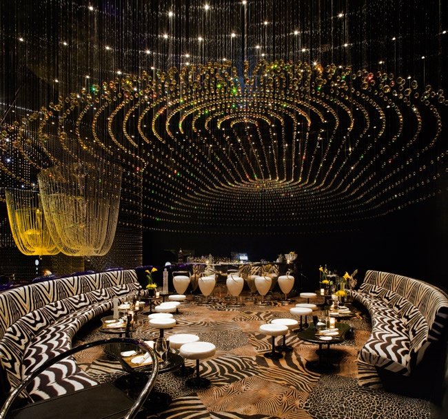 Διακόσμηση Cavalli -Βελούδα και λεοπάρ χλιδή από το πάτωμα ως το ταβάνι [εικόνες] | iefimerida.gr 24