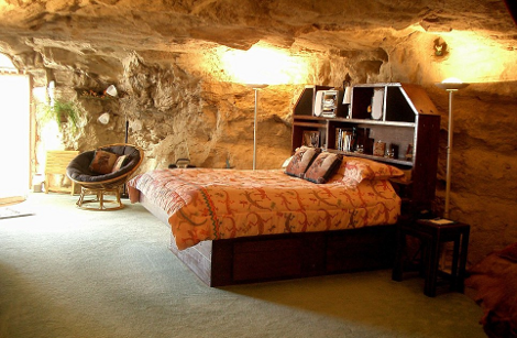 «Πρωτόγονη» φιλοξενία σε ξενοδοχείο – σπηλιά στη μέση του πουθενά [εικόνες] | iefimerida.gr 3