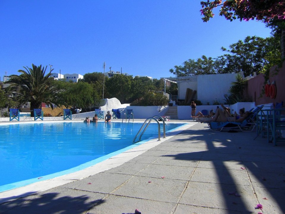 Το hostel στη Σαντορίνη που μάγεψε την Repubblica: Θα μείνετε σε παλιά κελάρια, θα κάνετε γιόγκα με θέα το Αιγαίο [εικόνες] | iefimerida.gr 2