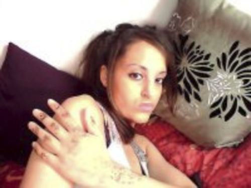 Τρεις νέες φωτογραφίες της γυναίκας-καμικάζι του Σεν Ντενί [εικόνες]  | iefimerida.gr 1