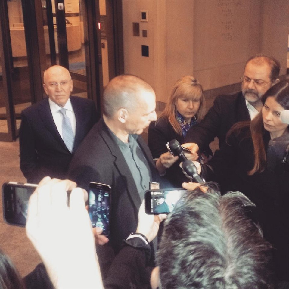 Το ροκ ντύσιμο της Λαγκάρντ -Με δερμάτινα στο τετ α τετ με τον Βαρουφάκη [εικόνες] | iefimerida.gr 6