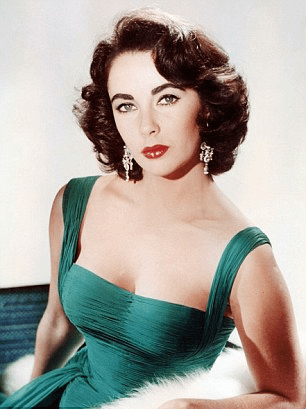 Backstage: Η μεταμόρφωση της Λίντσεϊ Λόχαν σε Ελίζαμπεθ Τέιλορ! [εικόνες] | iefimerida.gr 6