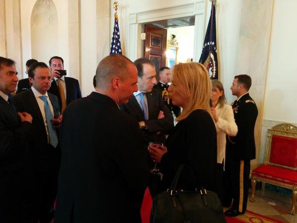 H Ρένα Δούρου κουνάει το δάχτυλο και λέει δυο λόγια στον Ομπάμα [εικόνα] | iefimerida.gr 0