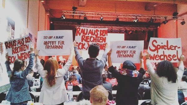 Αυστρία: Φοιτητές γιουχάισαν τον Φάιμαν για το κλείσιμο των συνόρων [εικόνες] | iefimerida.gr 1