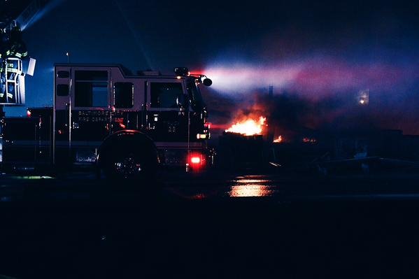 Δεύτερη ημέρα χάους στη Βαλτιμόρη: Καπνογόνα και σπρέι πιπεριού εναντίον των διαδηλωτών [εικόνες & βίντεο] | iefimerida.gr 2