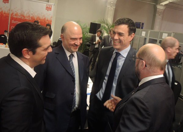 Μπήκε στην οικογενειακή φωτογραφία των σοσιαλιστών ο Τσίπρας -Κάθησε λίγο στην άκρη [εικόνες] | iefimerida.gr 2