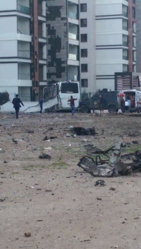 Ισχυρή έκρηξη στο Ντιγιαρμπακίρ της Τουρκίας -Τουλάχιστον 7 νεκροί και 27 τραυματίες [εικόνες & βίντεο] | iefimerida.gr 1