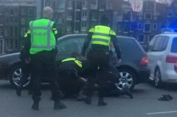 Πυροβολισμοί και συλλήψεις 3 υπόπτων σε σταθμό τρένου στο Αμστερνταμ [εικόνες] | iefimerida.gr 2