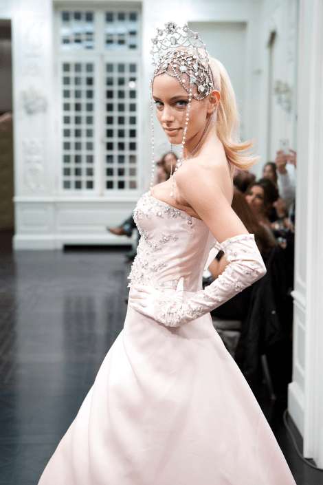 Η Lady Gaga επιλέγει Σήλια Κριθαριώτη -Τα εντυπωσιακά κοσμήματα και τιάρες της σχεδιάστριας που μάγεψαν την τραγουδίστρια [εικόνες] | iefimerida.gr 2