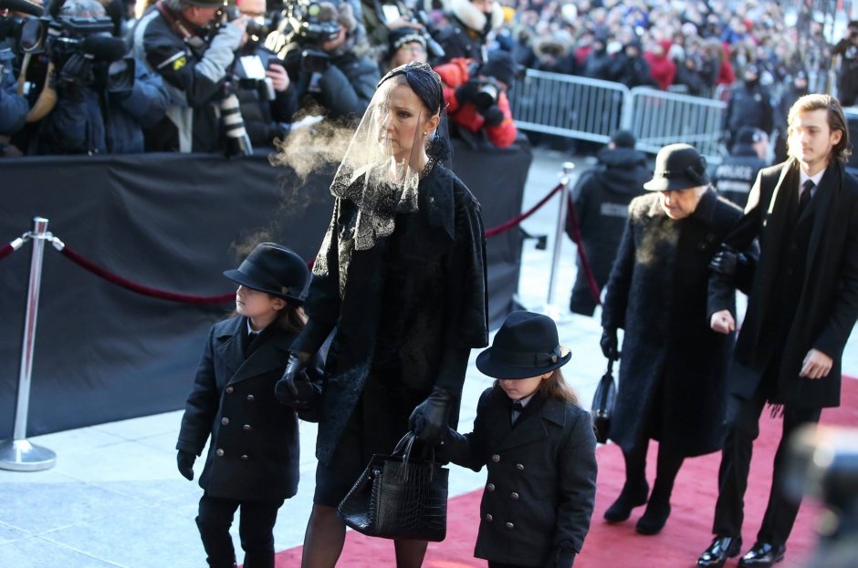 Κηδεία σαν τέλειο αμερικανικό σόου -Του συζύγου της Σελίν Ντιόν [εικόνες] | iefimerida.gr 1