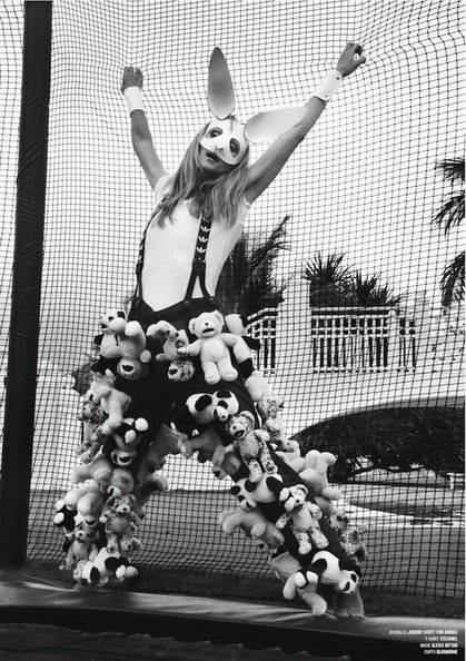 Η αισθησιακή τόπλες φωτογράφηση της 44χρονης Σελίν Ντιόν  [εικόνες] | iefimerida.gr 1