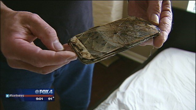 Εφηβη στο Τέξας κοιμόταν και το κινητό της εξερράγη κάτω από το μαξιλάρι της [βίντεο &εικόνες] | iefimerida.gr 1