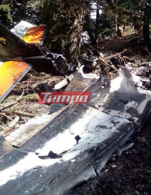 Δείτε τα συντρίμμια του μοιραίου Τσέσνα που έπεσε στο Χελμό [εικόνες] | iefimerida.gr 1