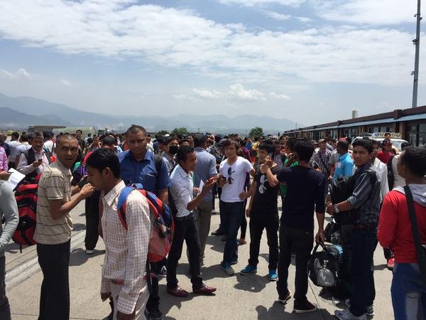 Ο Εγκέλαδος «χτυπά» ξανά το Νεπάλ: Σεισμός 7,3 Ρίχτερ -Ανασύρονται νεκροί [εικόνες & βίντεο] | iefimerida.gr 6