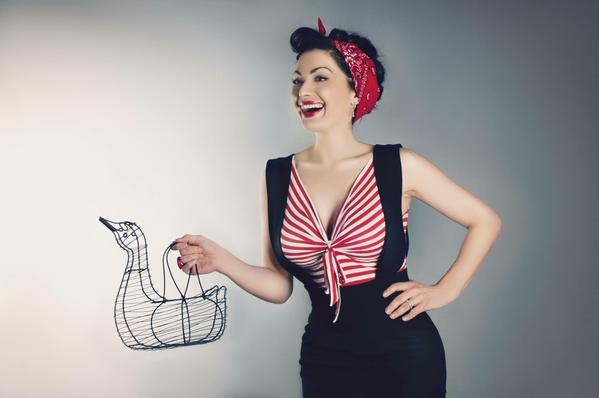 H Ελληνίδα που έμαθε στους Αγγλους να τρώνε φέτα και ελιές  [εικόνες & βίντεο] | iefimerida.gr 10