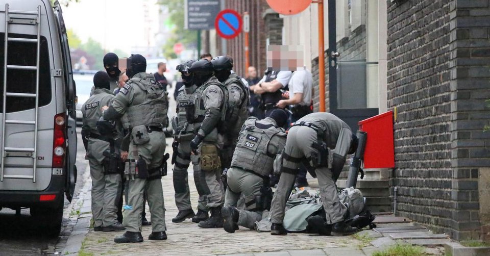 Στους δρόμους των Βρυξελλών οι ειδικές δυνάμεις της CGSU: «Εμείς πιάνουμε πάντα τους τρομοκράτες ζωντανούς» [εικόνες & βίντεο]  | iefimerida.gr 6