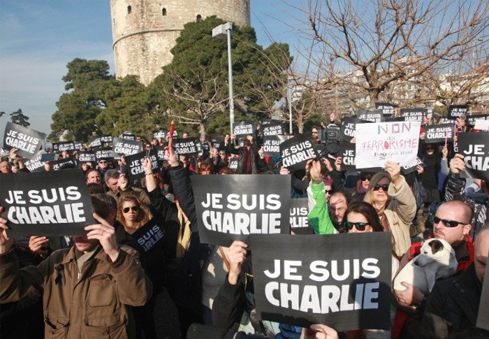 Θεσσαλονικείς και Αθηναίοι βροντοφώναξαν «Je Suis Charlie» [εικόνες] | iefimerida.gr 5