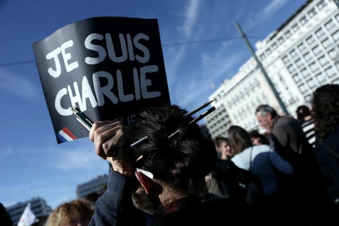 Θεσσαλονικείς και Αθηναίοι βροντοφώναξαν «Je Suis Charlie» [εικόνες] | iefimerida.gr 11