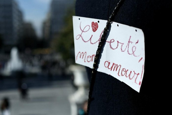 Θεσσαλονικείς και Αθηναίοι βροντοφώναξαν «Je Suis Charlie» [εικόνες] | iefimerida.gr 10