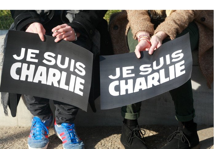 Θεσσαλονικείς και Αθηναίοι βροντοφώναξαν «Je Suis Charlie» [εικόνες] | iefimerida.gr 7