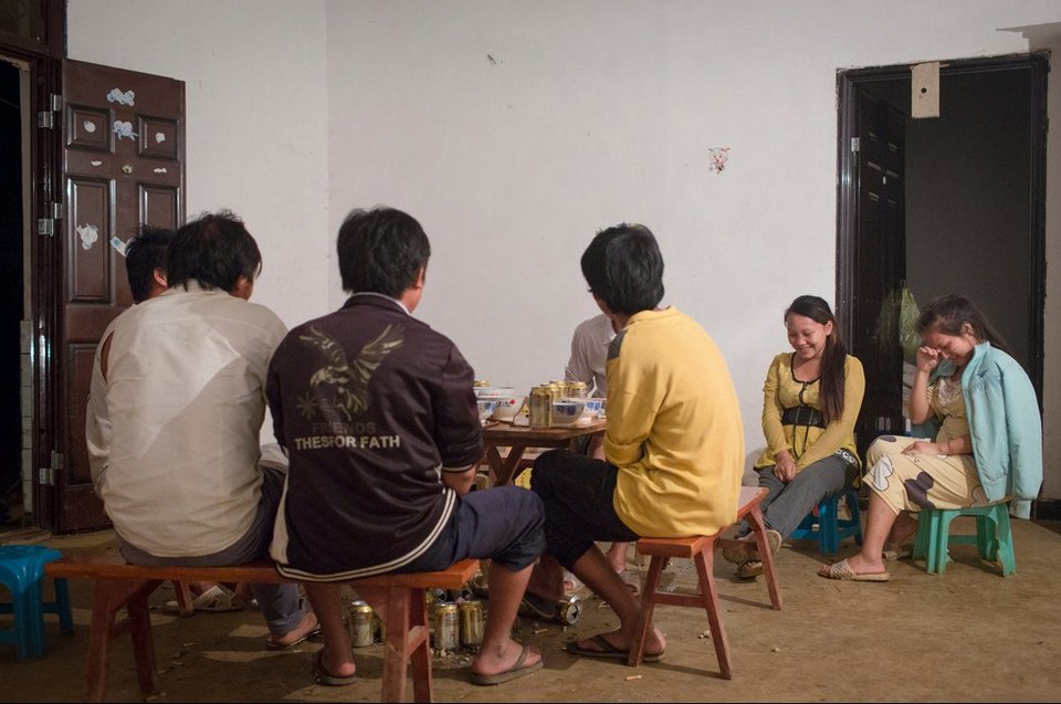 Κίνα, εκεί που ερωτεύονται στο δημοτικό, παντρεύονται και κάνουν παιδιά στα 14 [εικόνες] | iefimerida.gr 0