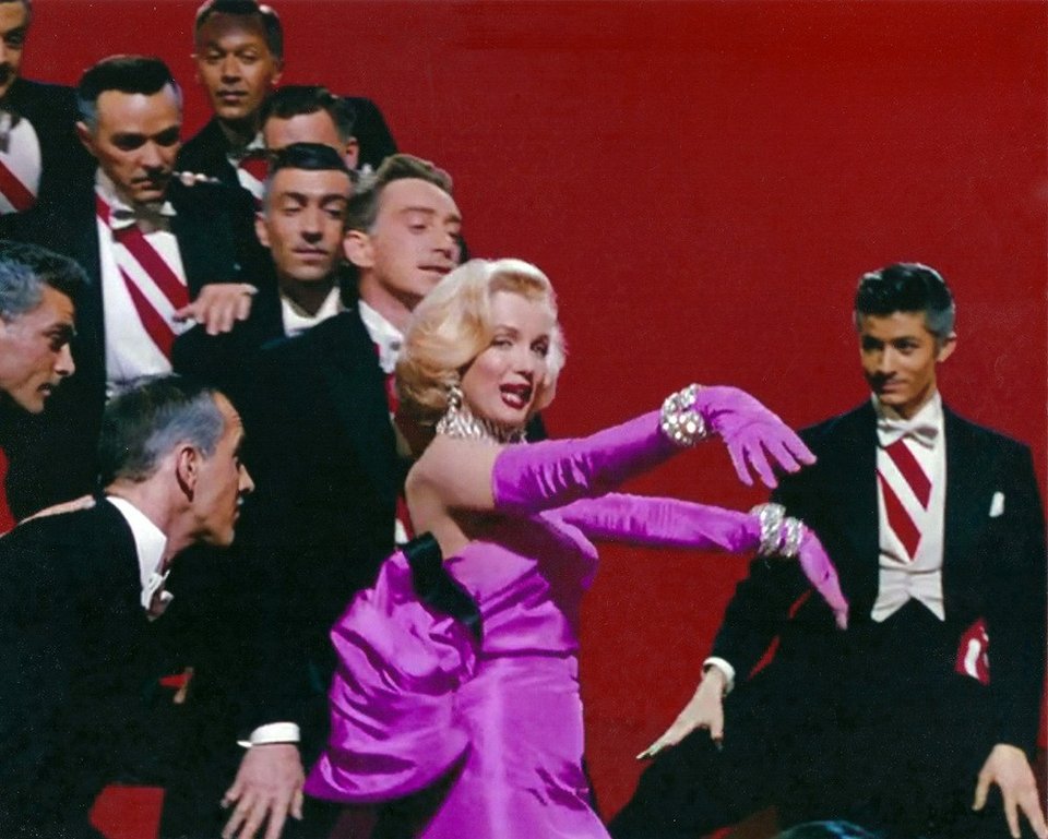 Γιώργος Τσακίρης, ο πρώτος Ελληνας που κέρδισε Οσκαρ -Ο ρόλος του με την Μονρόε [εικόνες & βίντεο] | iefimerida.gr 1