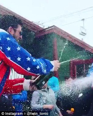 Η Μαλία Ομπάμα σε πάρτι με σαμπάνιες στο Ασπεν -Με γόνους και πρίγκιπες [εικόνες] | iefimerida.gr 5