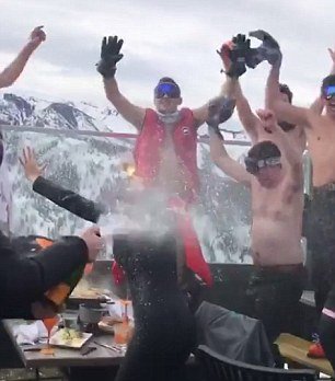 Η Μαλία Ομπάμα σε πάρτι με σαμπάνιες στο Ασπεν -Με γόνους και πρίγκιπες [εικόνες] | iefimerida.gr 7