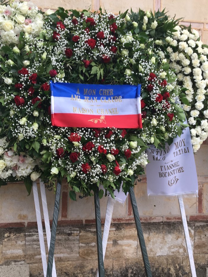 «Εφυγε» ο σχεδιαστής Ντίνος Μαυρόπουλος -Chanel και Dior έστειλαν στεφάνια στην κηδεία του [εικόνες] | iefimerida.gr 0